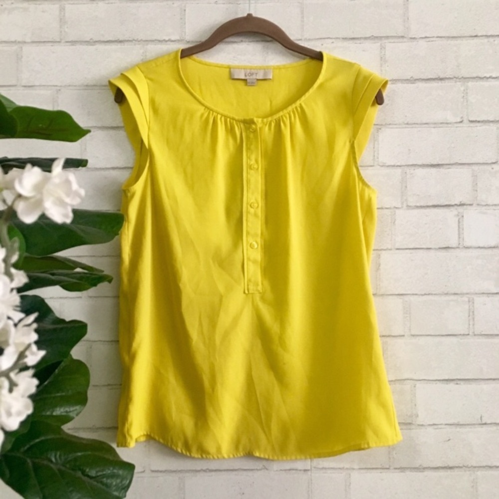 ANN TAYLOR LOFT Yellow Sleeveless Blouse Size XS
